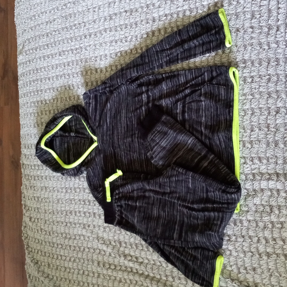 Boys size 7 lightweight fleece hoodie and sweats